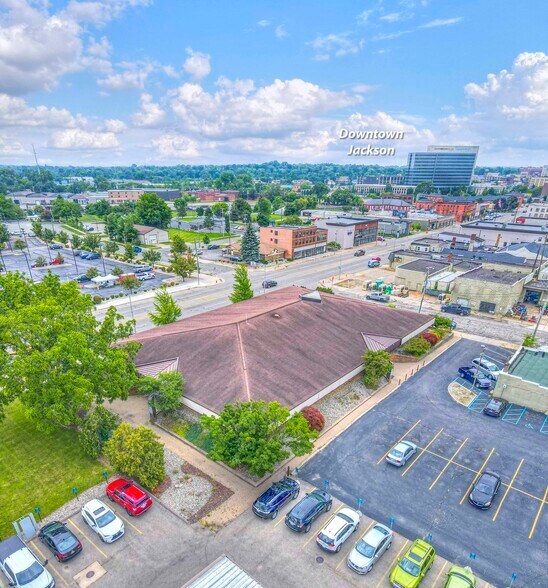 More Photos Of 900 E Michigan Ave, Jackson Office For Lease