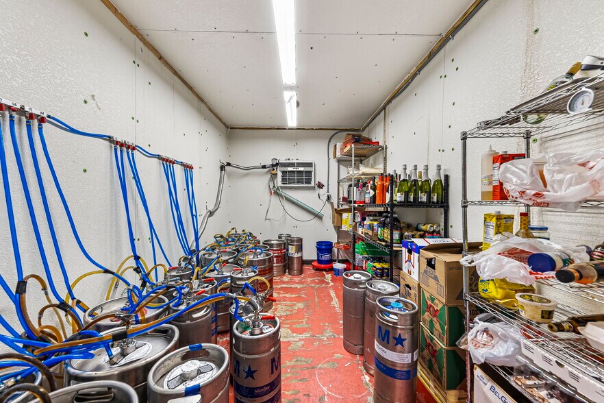 More Photos Of 130 E Goodnight Ave, Aransas Pass Restaurant For Sale