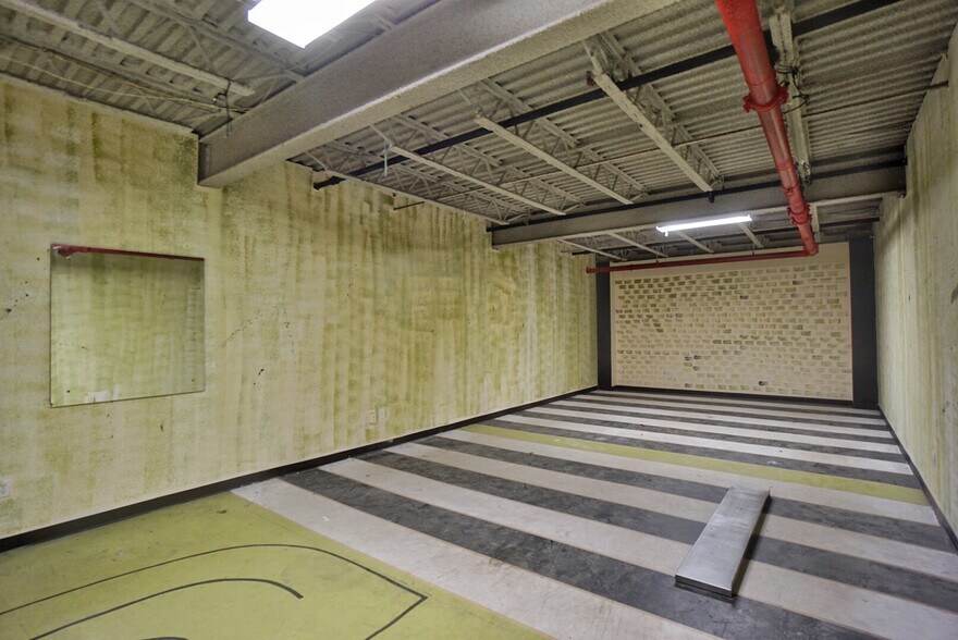 More Photos Of 4916 Arthur Kill Rd, Staten Island Storefront Retail Office For Lease