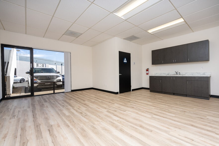 More Photos Of 3770 Hancock St, San Diego Unknown For Lease