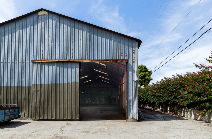 More Photos Of 2219 Fair Park Ave, Los Angeles Warehouse For Lease