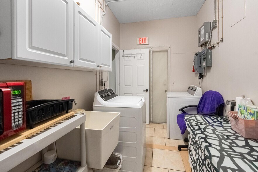 More Photos Of 4900 N 33rd Ave, Saint Petersburg Medical For Sale
