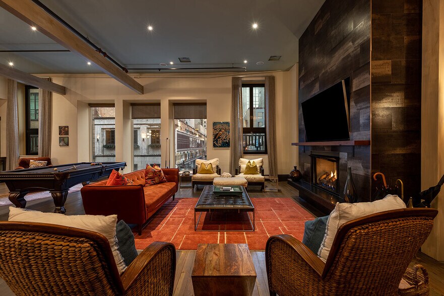 More Photos Of 218 3rd Ave N, Nashville General Retail For Sale