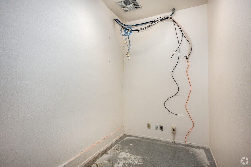 More Photos Of 115 N Butte St, Willows Loft Creative Space For Lease