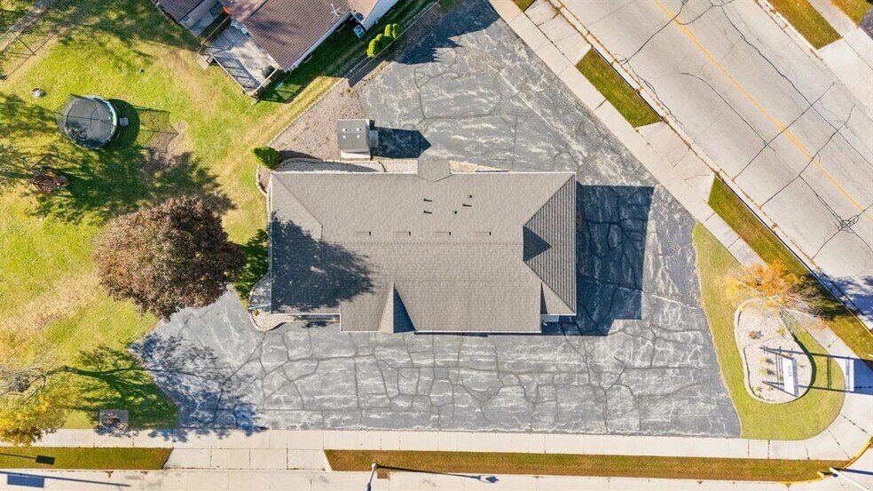 More Photos Of 2131 Calumet Dr, New Holstein Medical For Lease