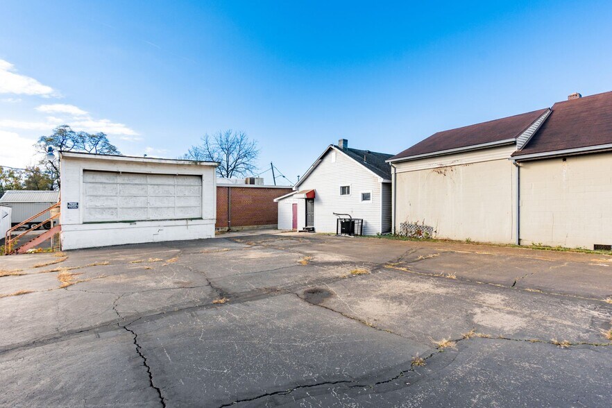 More Photos Of 984 High St, Harrisburg Restaurant For Sale