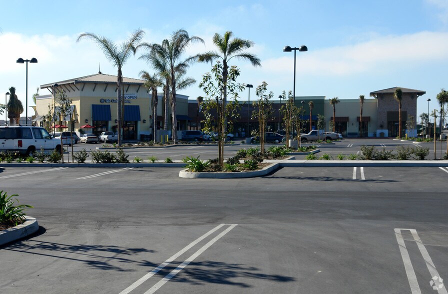 More Photos Of 1111-1191 S Victoria Ave, Oxnard General Retail For Lease