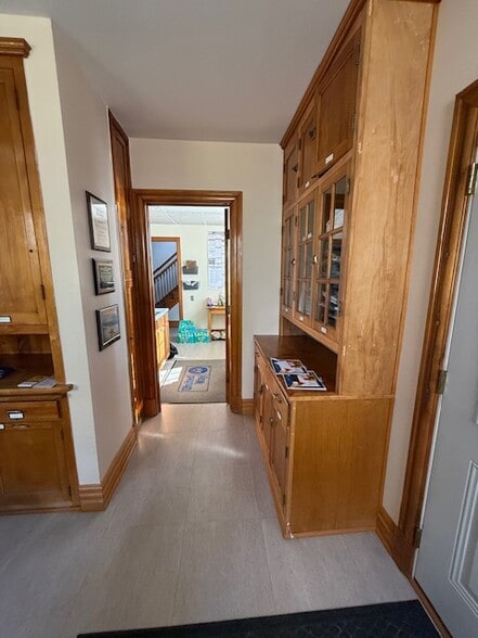 More Photos Of 1723 Military St, Port Huron Office For Sale