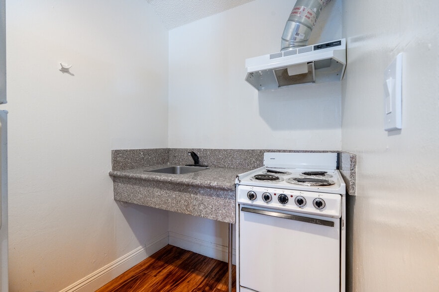 More Photos Of 9515 Folsom Blvd, Sacramento Hotel For Sale