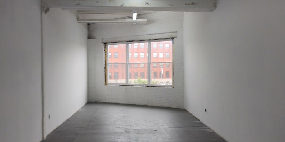 More Photos Of 60 Dickerson St, Newark Light Manufacturing For Lease