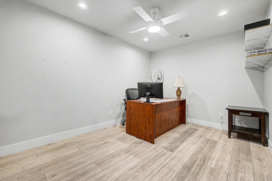 More Photos Of 6470 W Desert Inn Rd, Las Vegas Medical For Sale