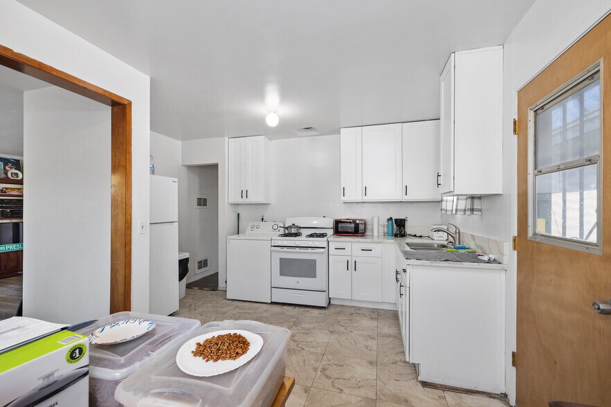 More Photos Of 2241-2247 Prospect St, National City Apartments For Sale