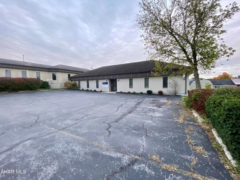 Primary Photo Of 320 Frankstown Rd, Altoona Office For Sale