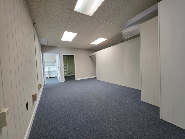 More Photos Of 404 St Andrews Dr, Greenville Office For Lease