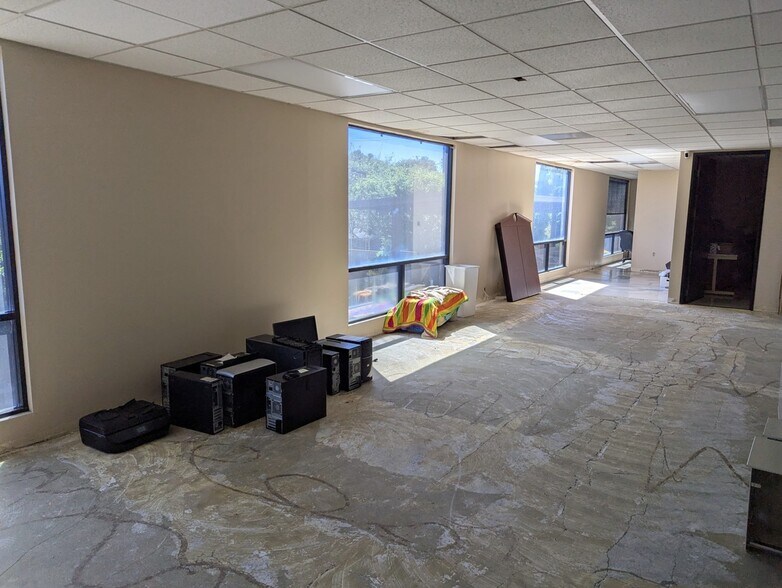 More Photos Of 17722 Irvine Blvd, Tustin Office For Sale