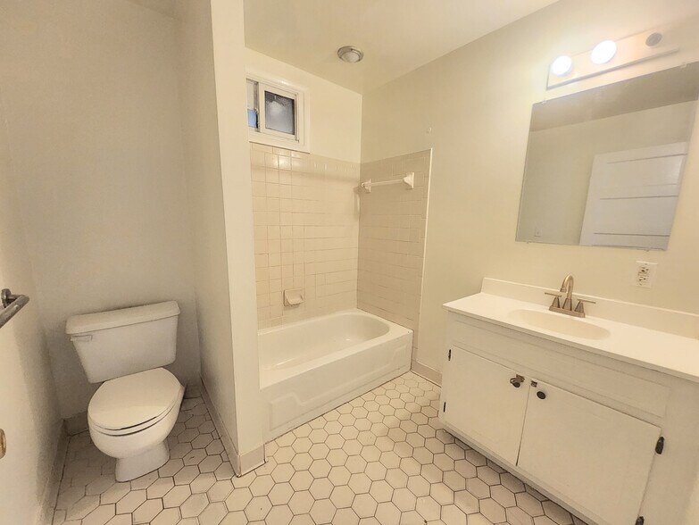 More Photos Of 2139 Bull St, Columbia Medical For Lease