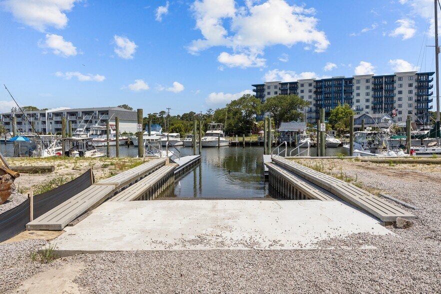 More Photos Of 101 Roanoke Ave, Morehead City Marina For Sale