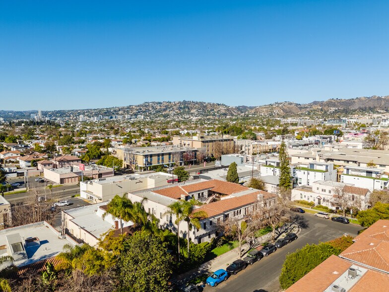 More Photos Of 455 N Sycamore Ave, Los Angeles Apartments For Sale