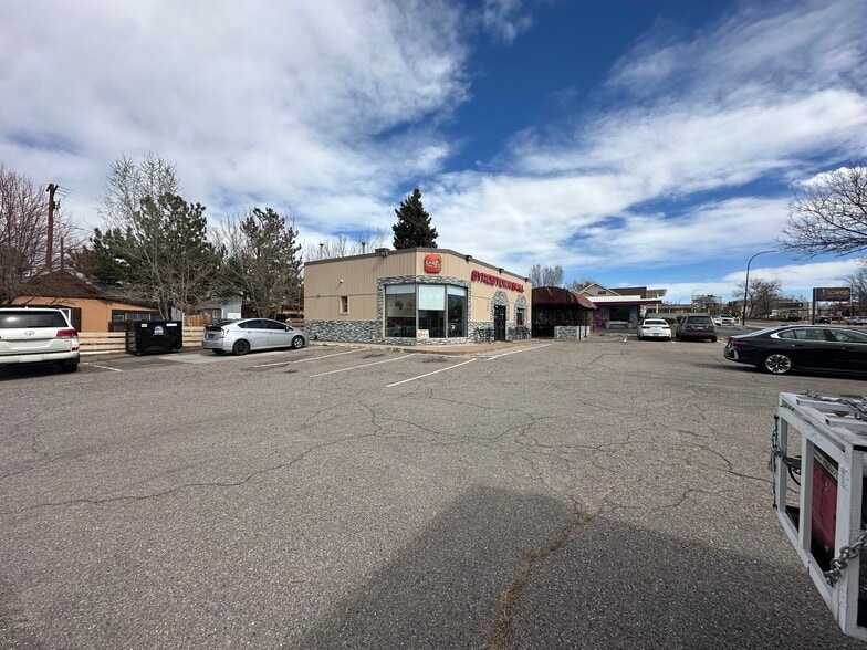 More Photos Of 1399 W Littleton Blvd, Littleton Restaurant For Sale