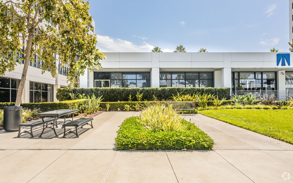 More Photos Of 500 S Main St, Orange Office For Lease