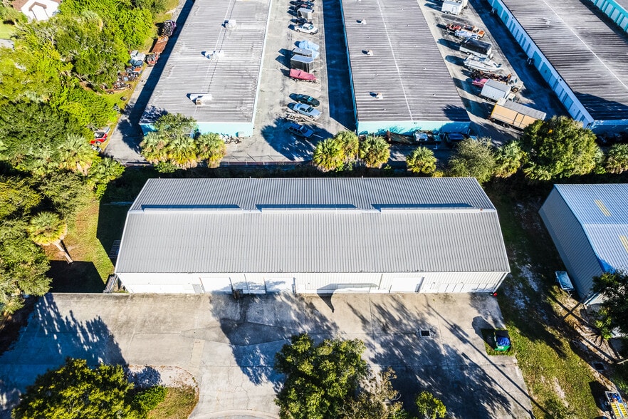 More Photos Of 820 35th Ct, Vero Beach Warehouse For Sale