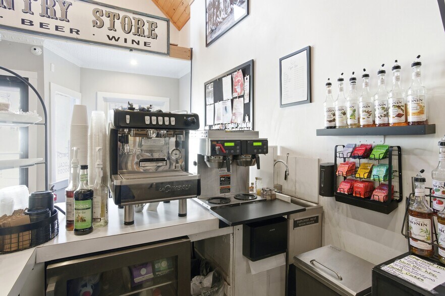 More Photos Of 6 Main St, Bennington Freestanding For Sale