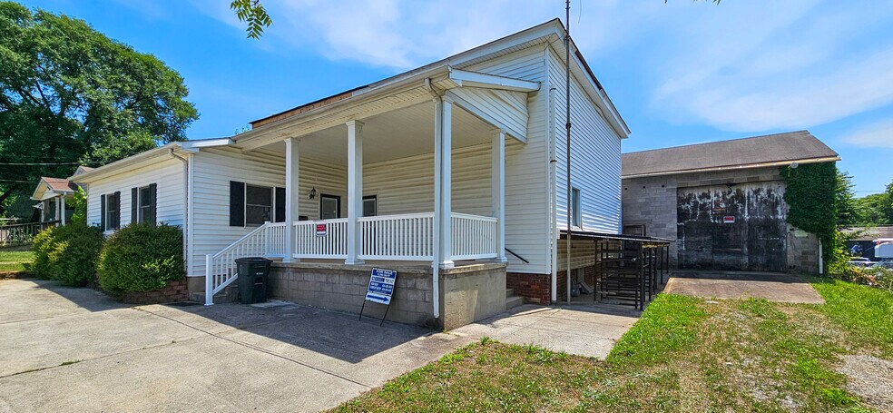 More Photos Of 2412 Marsh St, Lynchburg Showroom For Sale