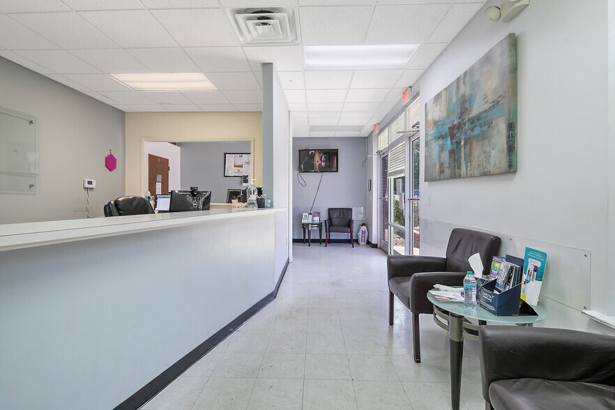 More Photos Of 303-305 Tilghman Dr, Dunn Medical For Sale
