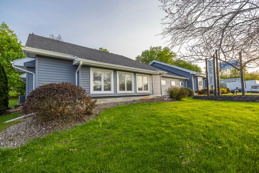 More Photos Of 628 E Main St, Palmyra Medical For Sale