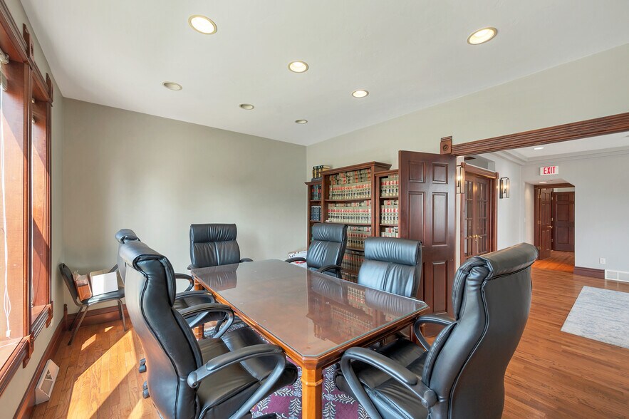 More Photos Of 125 S Quincy St, Green Bay Office For Sale
