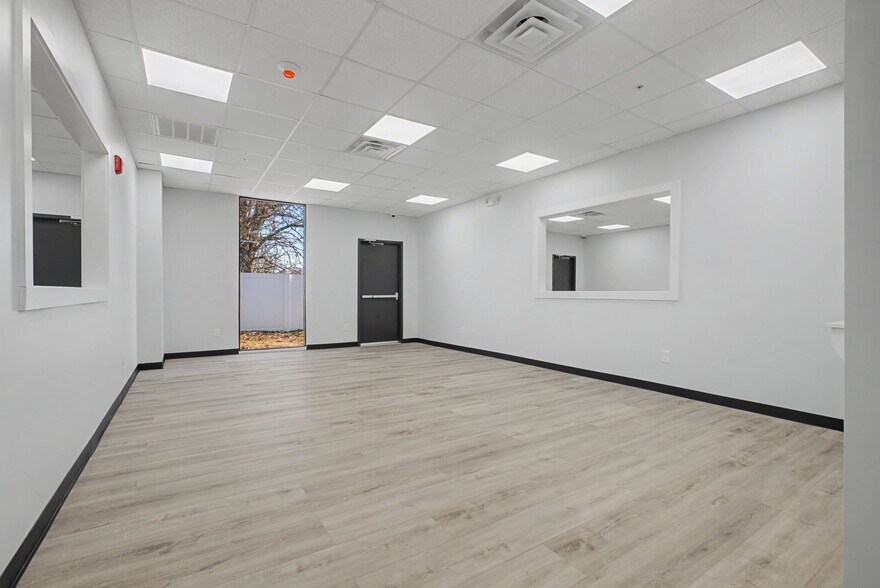 More Photos Of 207 Iris Dr, Hendersonville Daycare Center For Sale