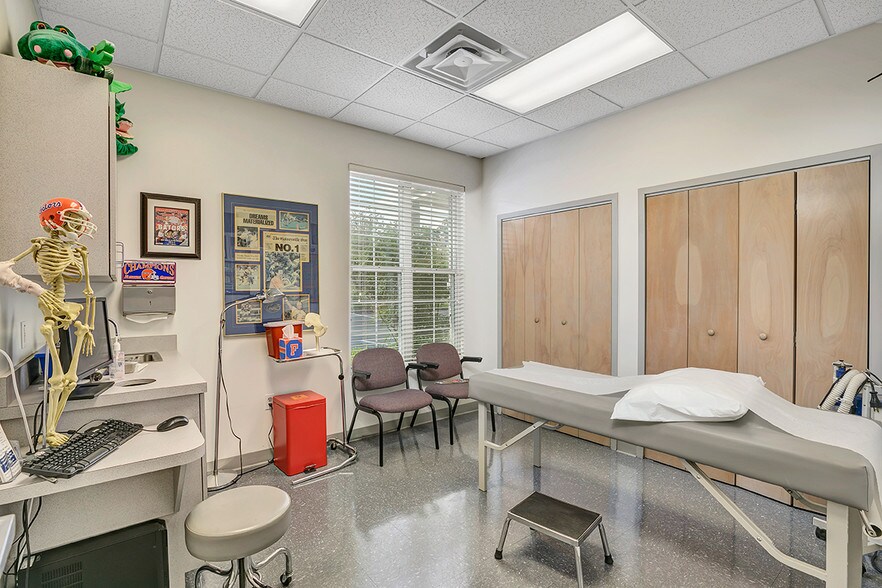 More Photos Of 2300 SE 17th St, Ocala Medical For Lease