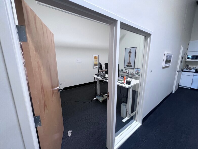 More Photos Of 2115-2117 4th St, Berkeley Loft Creative Space For Lease