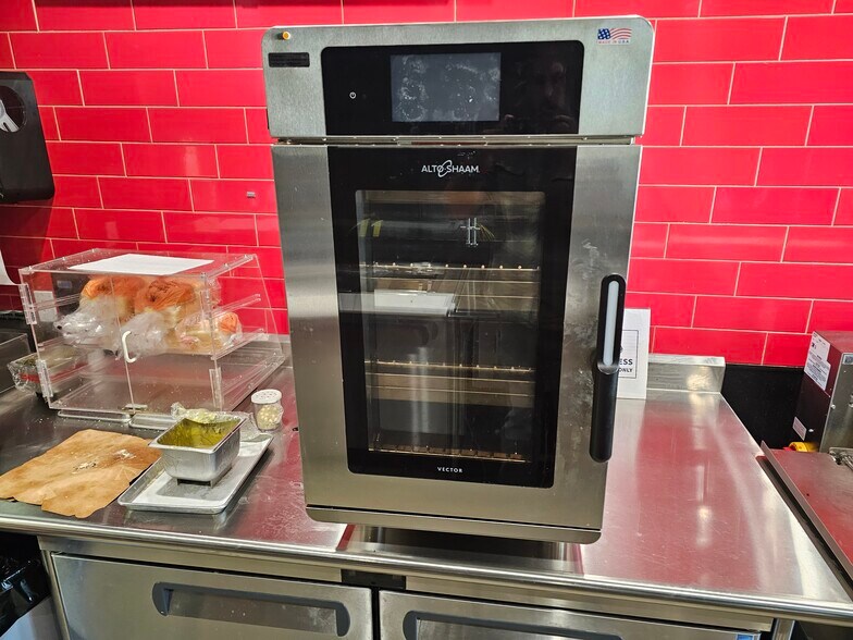 More Photos Of 1287 N Canyon Creek Pky, Spanish Fork General Retail For Lease