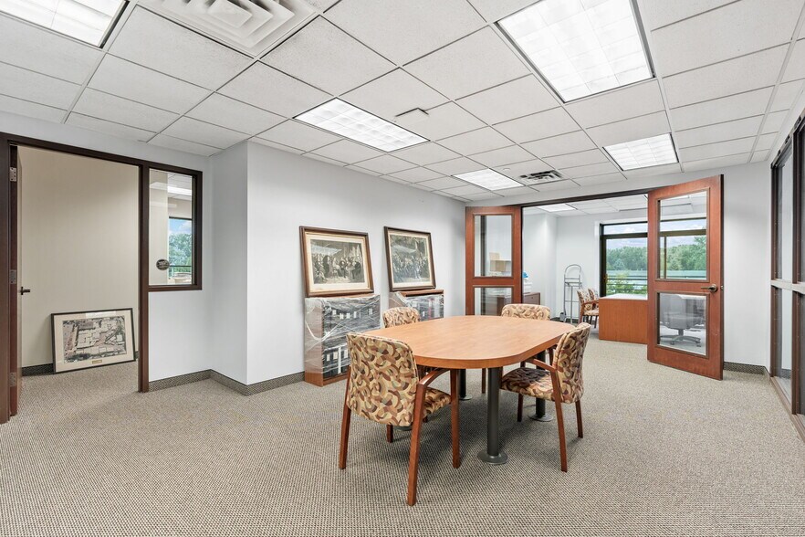 More Photos Of 2905 Lexington Ave S, Eagan Flex For Sale
