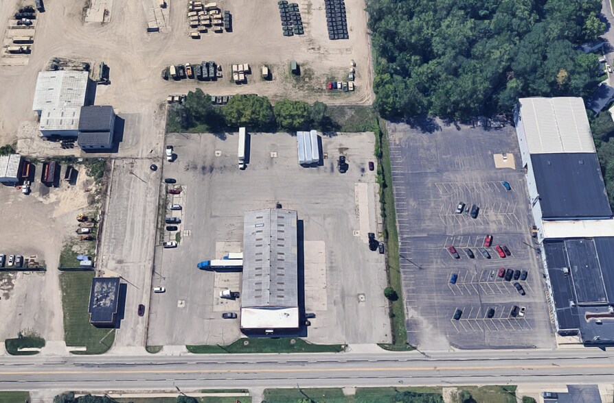 More Photos Of 3333 W Saint Joseph St, Lansing Truck Terminal For Lease