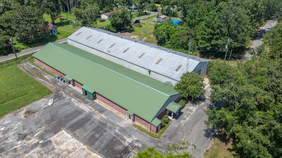 More Photos Of 510 N Walker St, Quitman Light Manufacturing For Sale