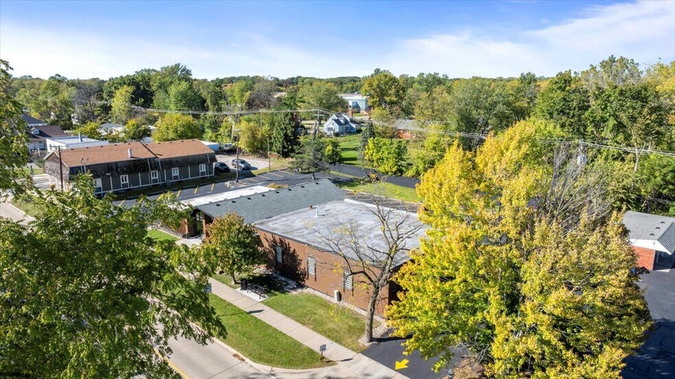 More Photos Of 7560 Macomb St, Grosse Ile Storefront Retail Office For Sale