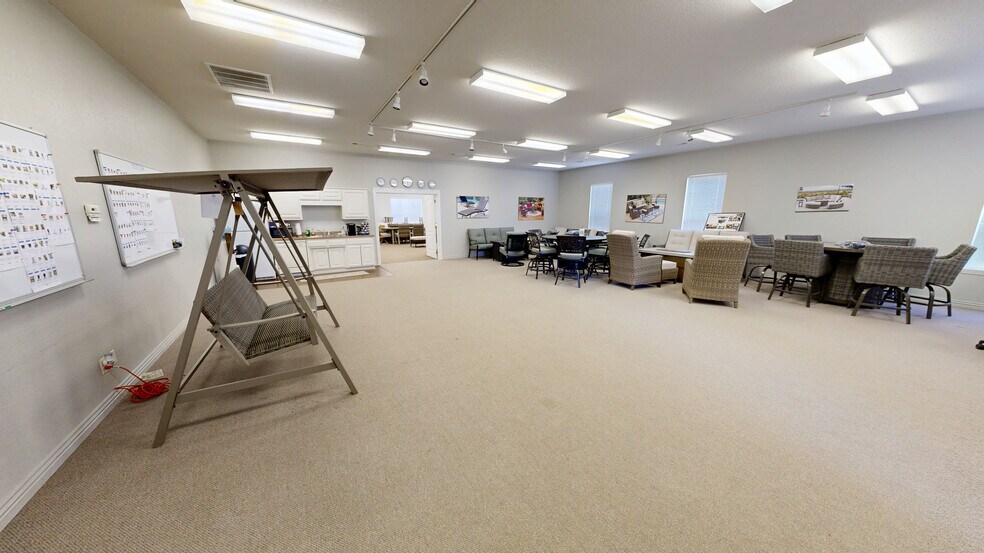 More Photos Of 102 Executive Dr, Bentonville Office For Lease