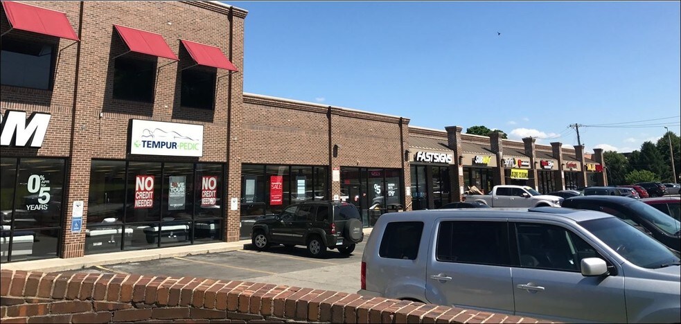 More Photos Of 905 Westport Rd, Kansas City General Retail For Lease