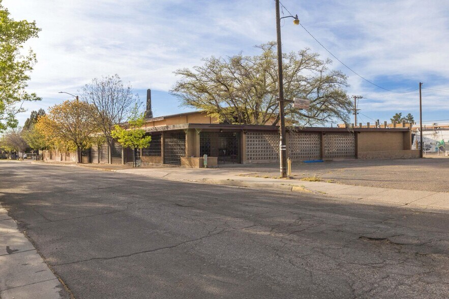 More Photos Of 111 University SE Blvd, Albuquerque Specialty For Sale