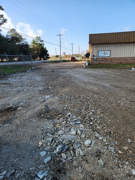 More Photos Of 10515 B Farm to Market 1462, Alvin Land For Lease