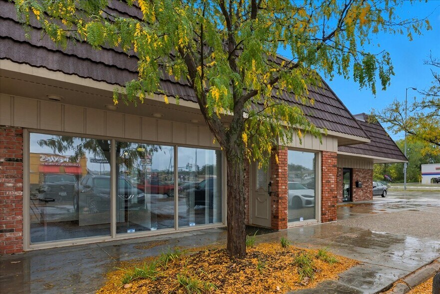 More Photos Of 3015 N 90th St, Omaha Office For Lease