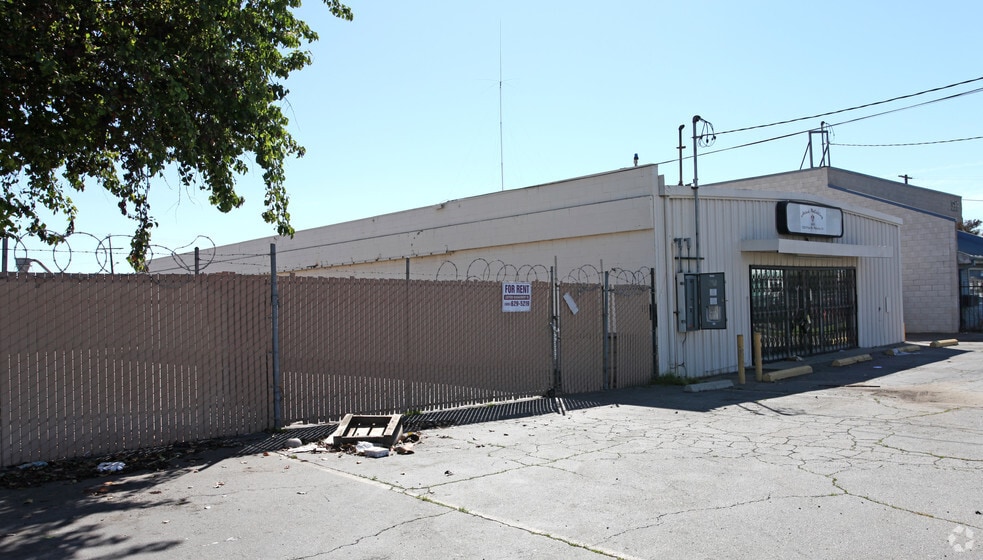 More Photos Of 1202 Price Ave, Pomona Warehouse For Lease