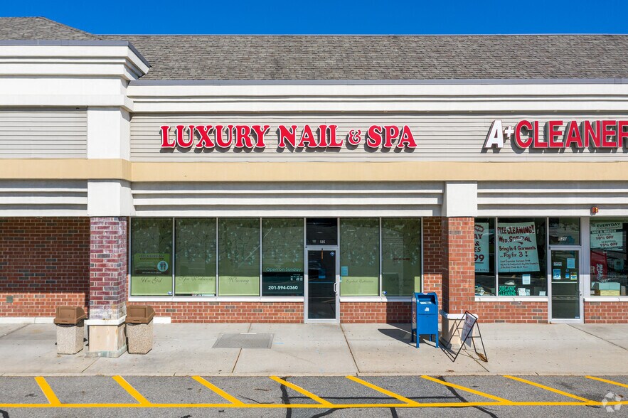 More Photos Of 500-520 Chestnut Ridge Rd, Woodcliff Lake Storefront For Lease