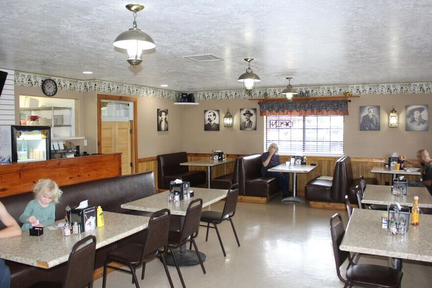 More Photos Of 339 S Highway 89, Circleville Hotel For Sale