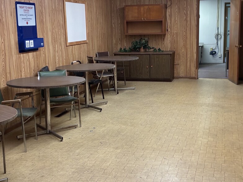 More Photos Of 1851 Dogwood Rd, Bremen Manufacturing For Sale