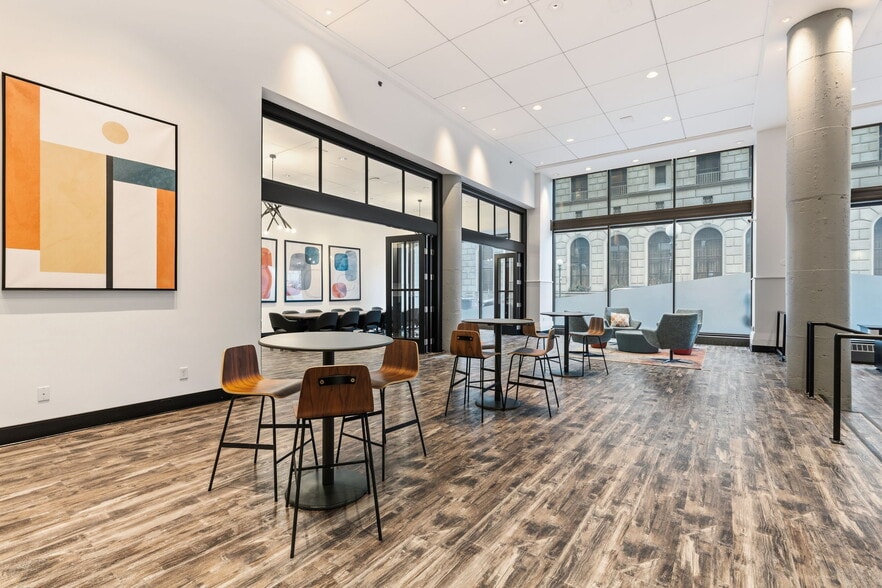 More Photos Of 360 Saint Peter St, Saint Paul Apartments For Lease