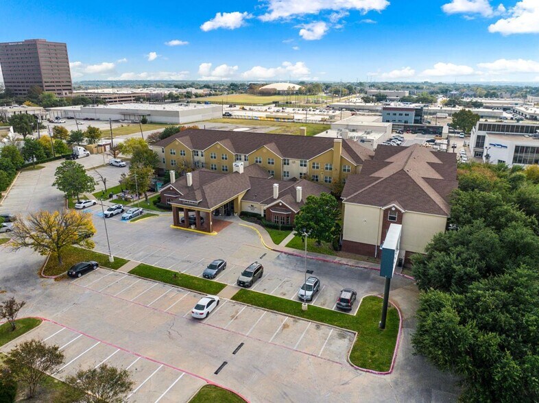 More Photos Of 9169 Markville Dr, Dallas Hotel For Sale
