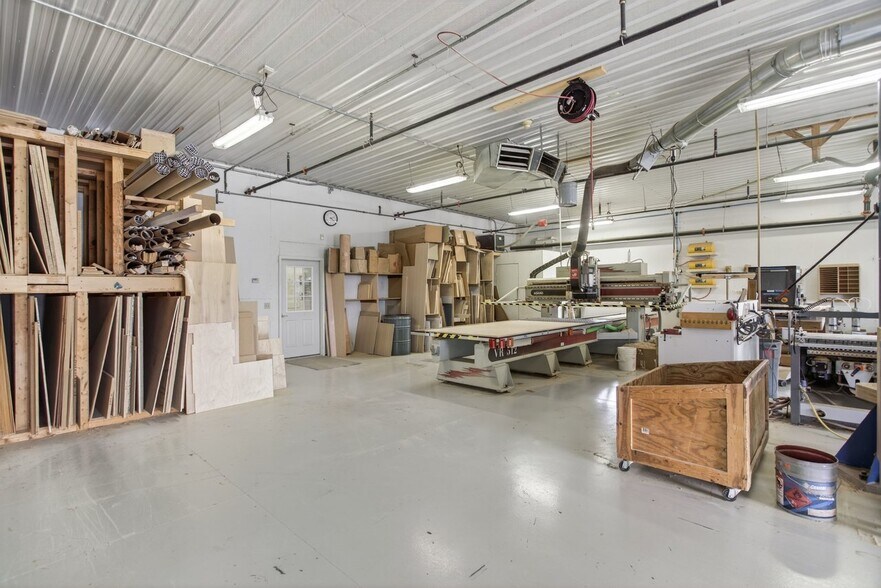 More Photos Of 641 Acorn Dr, Harrisonburg Manufacturing For Sale